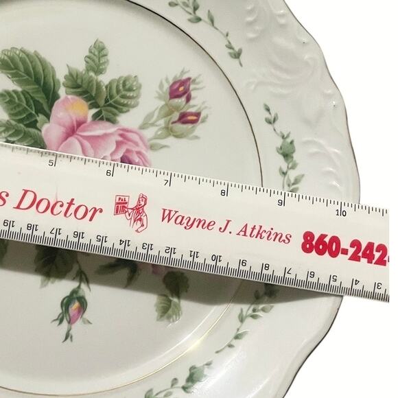 Set of 4 Vintage Gibson Victorian Rose Dinner Plates 10.25” - Picture 3 of 5